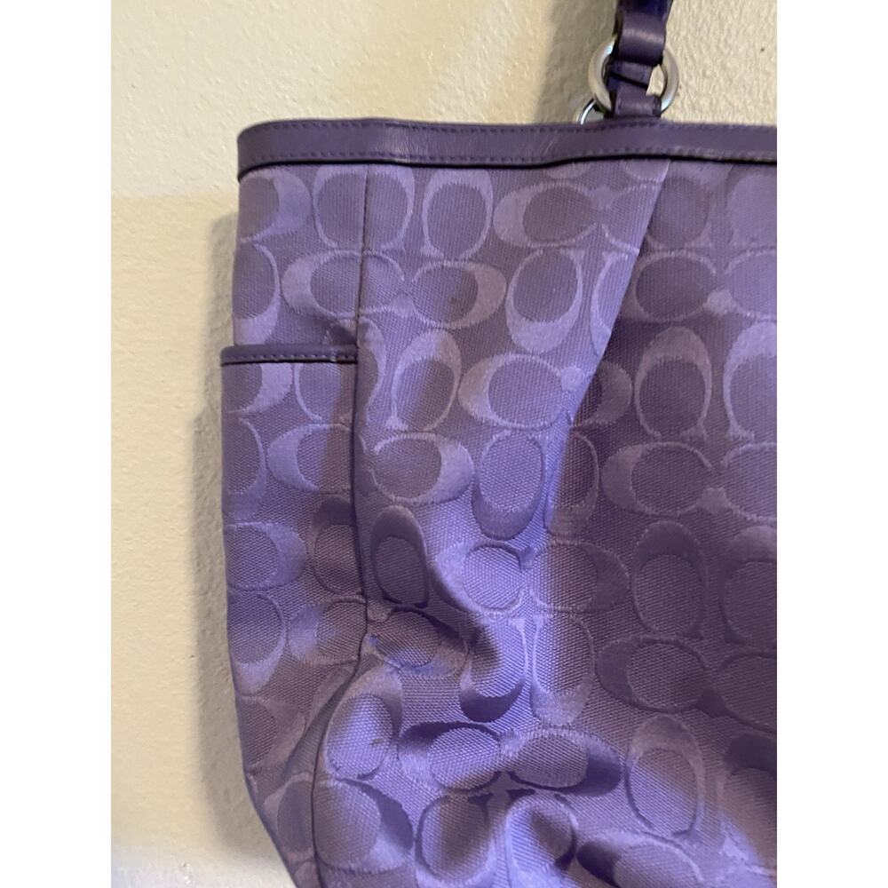 Coach F17725 Lavender Signature East West Tote Bag Leather Trim Silver Hardware - Picture 4 of 16